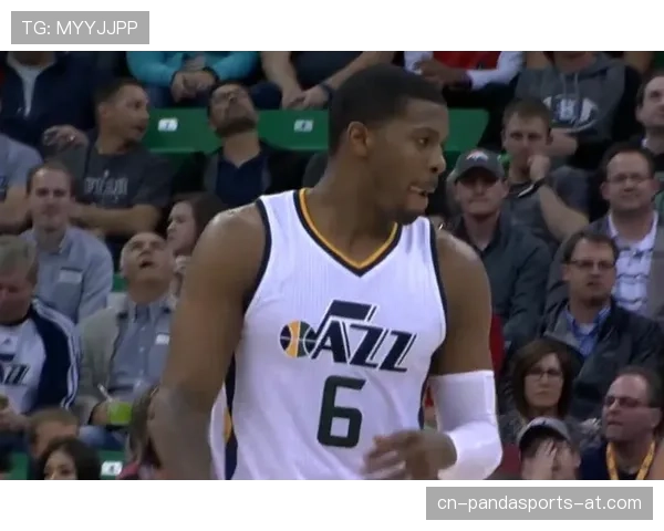 乔·约翰逊无球跑位提升得分效率显著区别于状态不稳时期